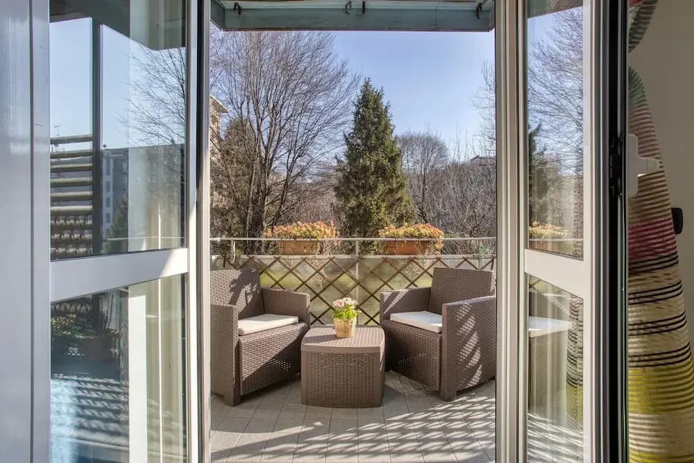 Delightful flat with balcony - photo 6