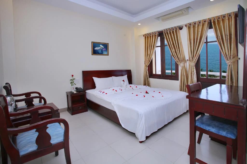 Moonlight Bay Hotel - photo 2
