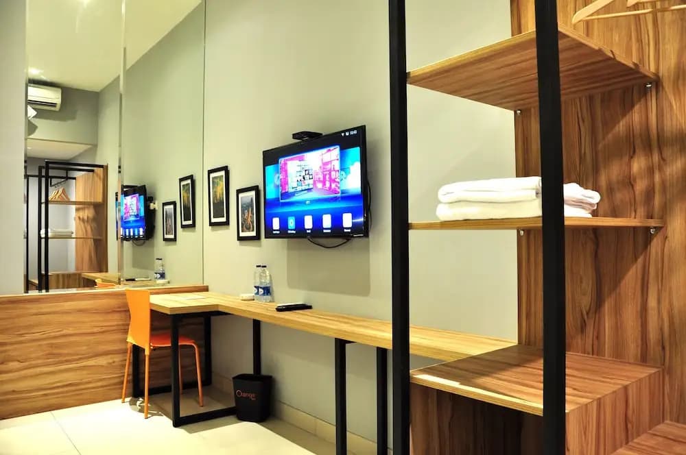 Orange Inn Hotel Mangga Besar - photo 28