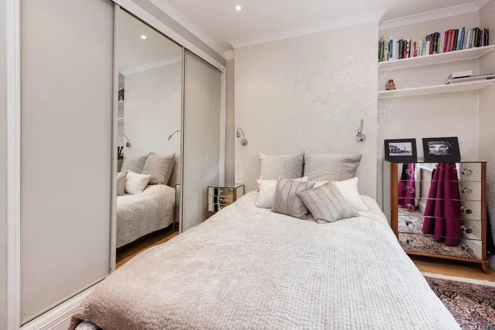 Inviting 1BD Hideaway Kensington Olympia! - photo 1