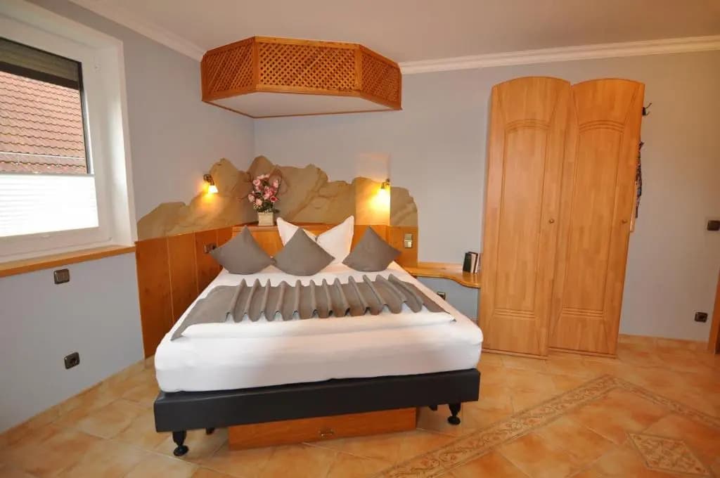 Hotel Pension Blumenbach - photo 4