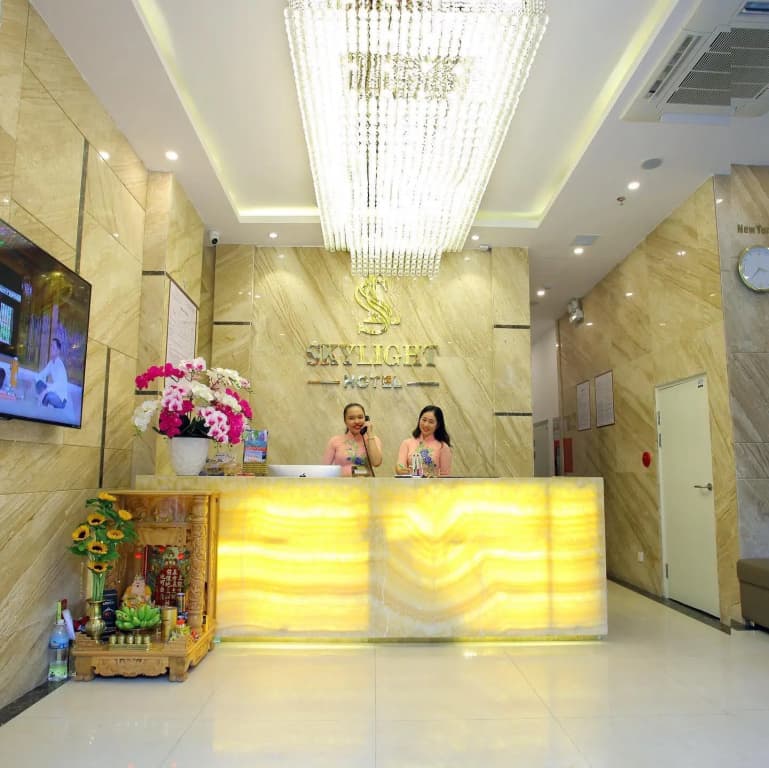 Skylight Hotel - photo 3