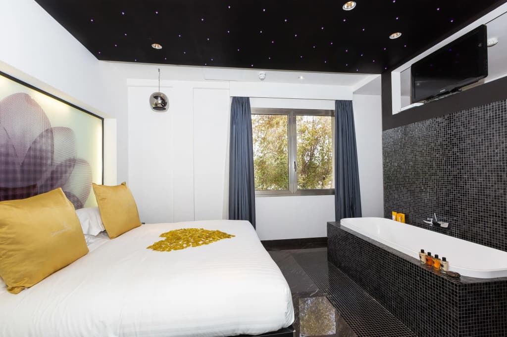 JC Hotel - photo 35
