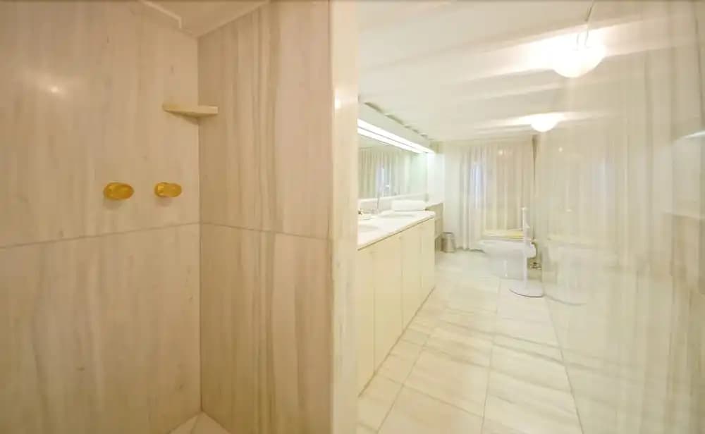 Luxury Balcony Apartment - photo 9