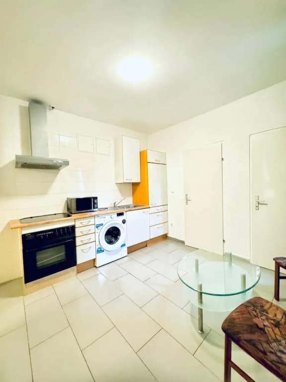 Cozy 2BR Apt Sleeps 6 Direct City Access - photo 17