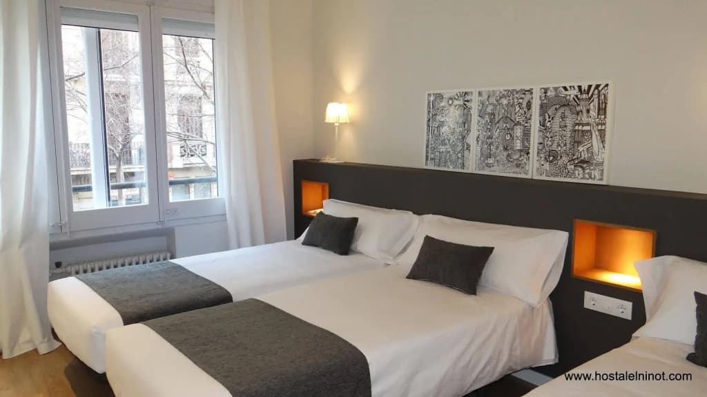 Hostal El Ninot - photo 44