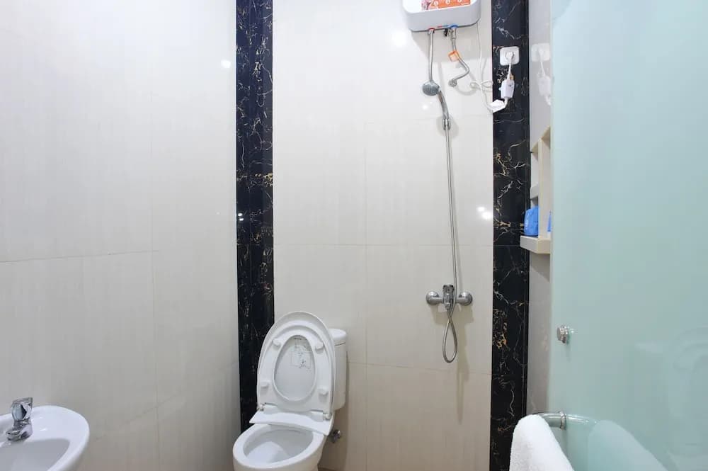 Airy Tebet Utara Jakarta - photo 9