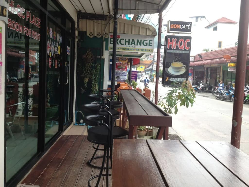 Beehive Magenta Patong Hostel - photo 11