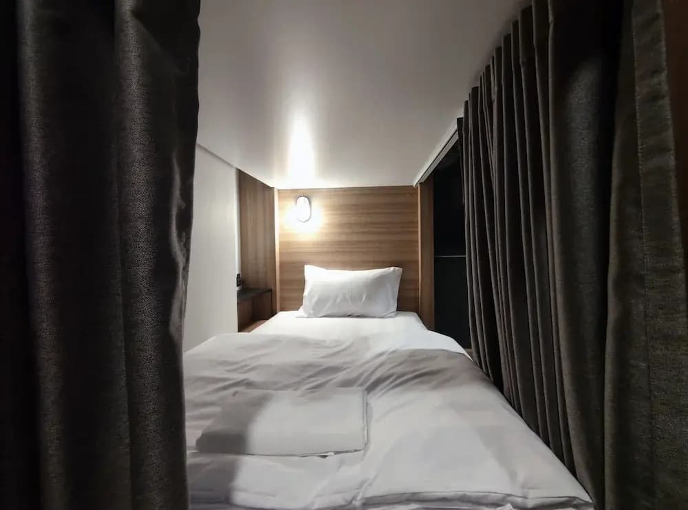 N5 Ratchawong Hostel - photo 31
