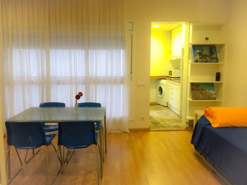 Barcelona City Apartment - photo 4