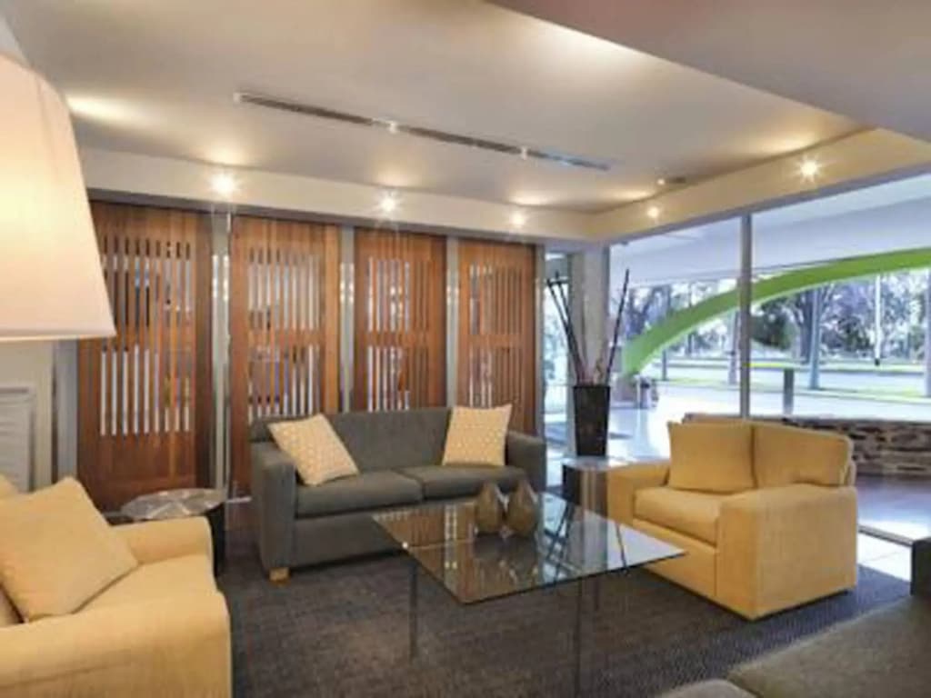 Park Inn By Radisson Melbourne Carlton - photo 6