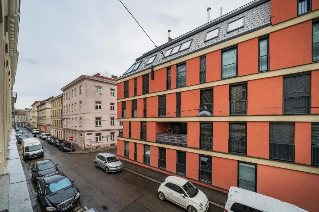 15 C&J's apartment - main photo