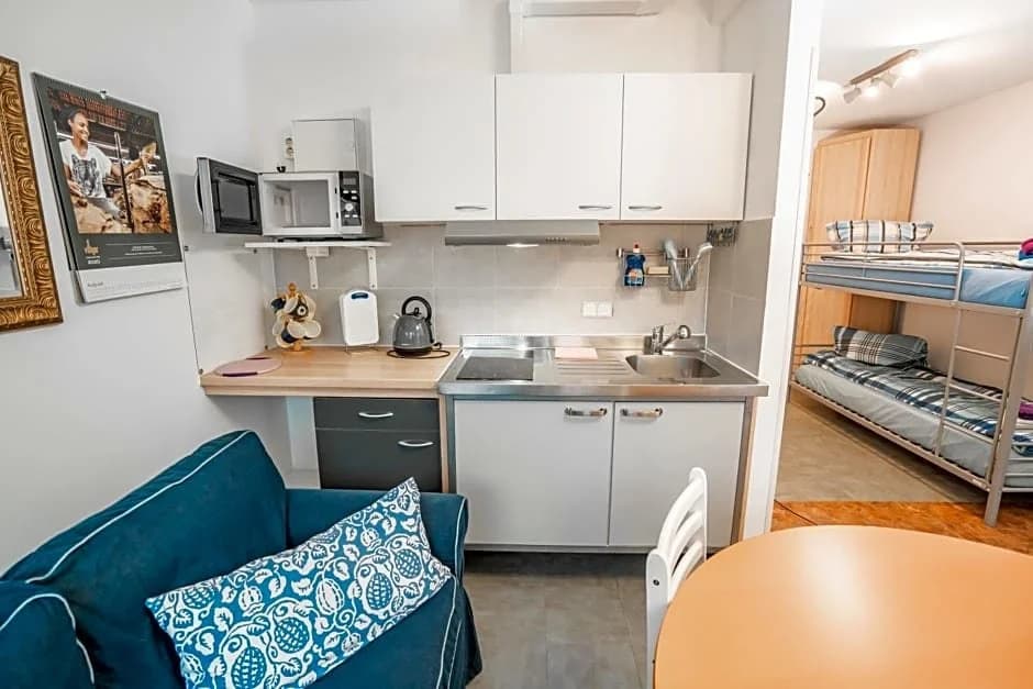 Motel Home by Vivere Stays - photo 15