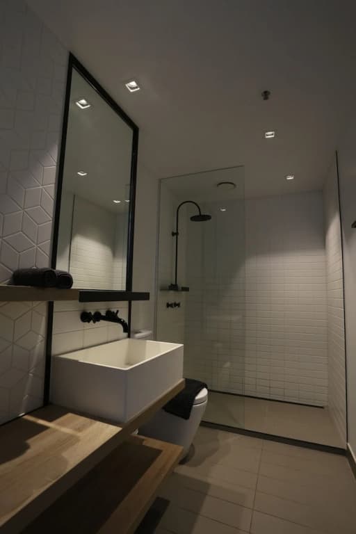 ReadySet Apartments at Stadium - photo 18