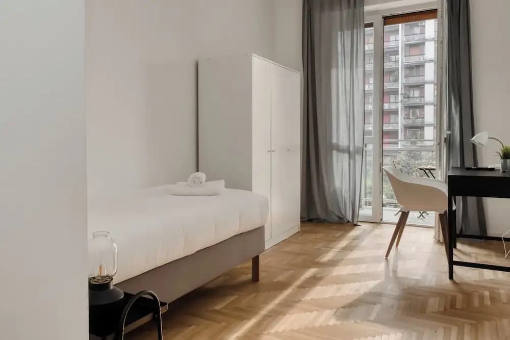 Beautiful apt with 2 balconies - photo 3