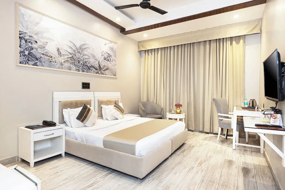 Hotel Bellvue - photo 20