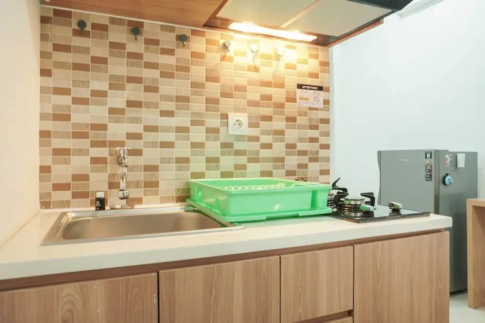 Lovely and Strategic Studio at Green Pramuka Apartment - photo 15