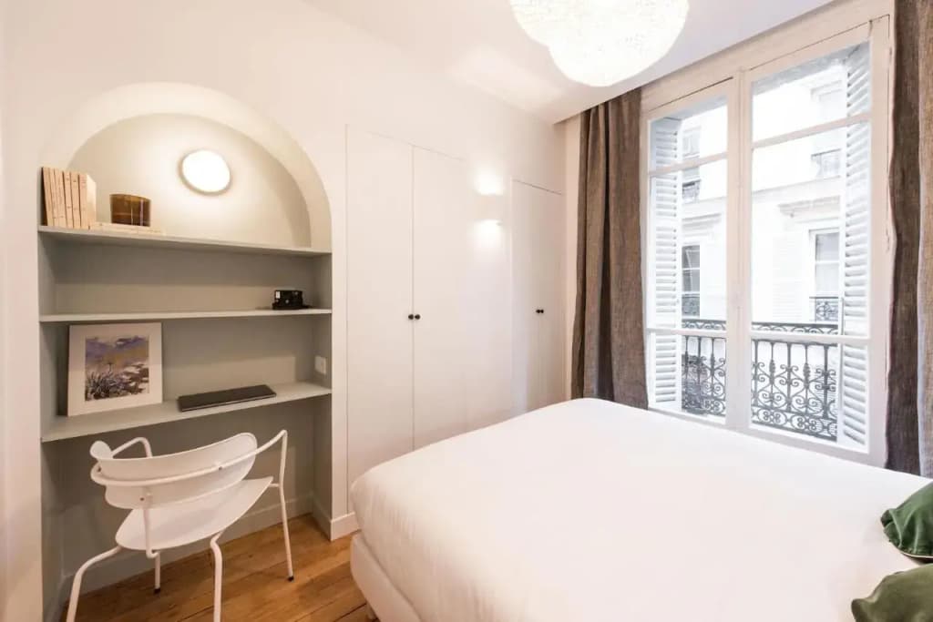 Central And Renovated Parisian Apartment, 6-7 Guests - photo 4