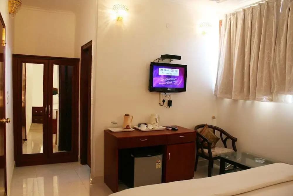 Hotel Malik Continental - photo 5