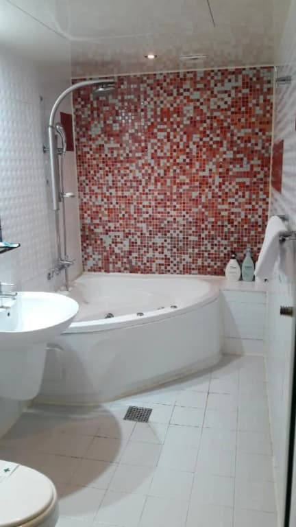 Highway Hotel - photo 10