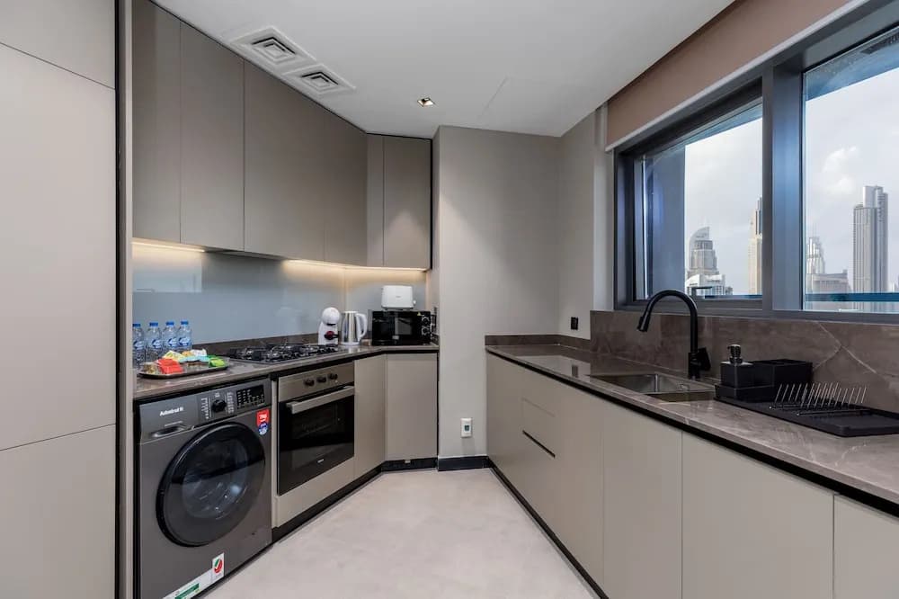 Waves - Seaside Splendor 2BR in Dubai's Business Bay - photo 9
