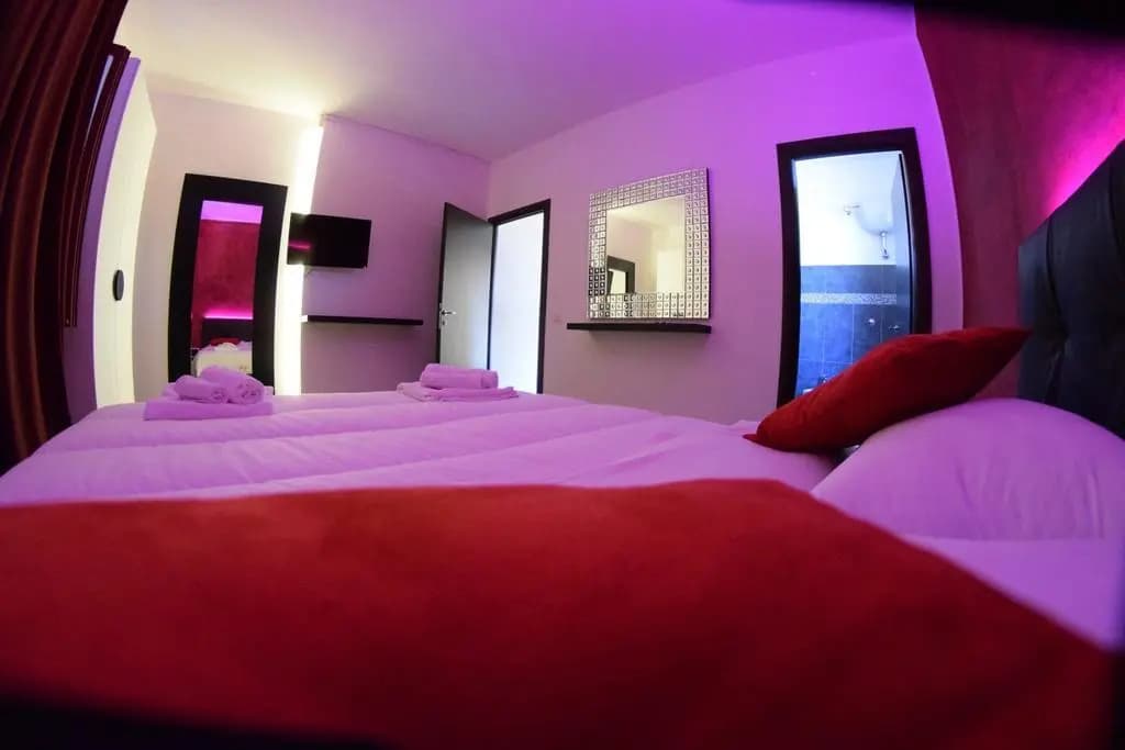 Free Hotel - main photo