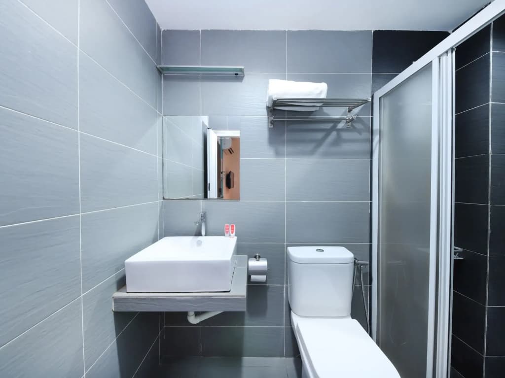 OYO 246 Link Inn (Sanitized Stay) - photo 10