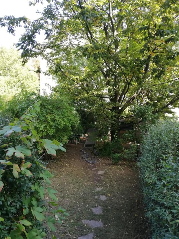 Room in maisonette with garden, parking place - photo 1