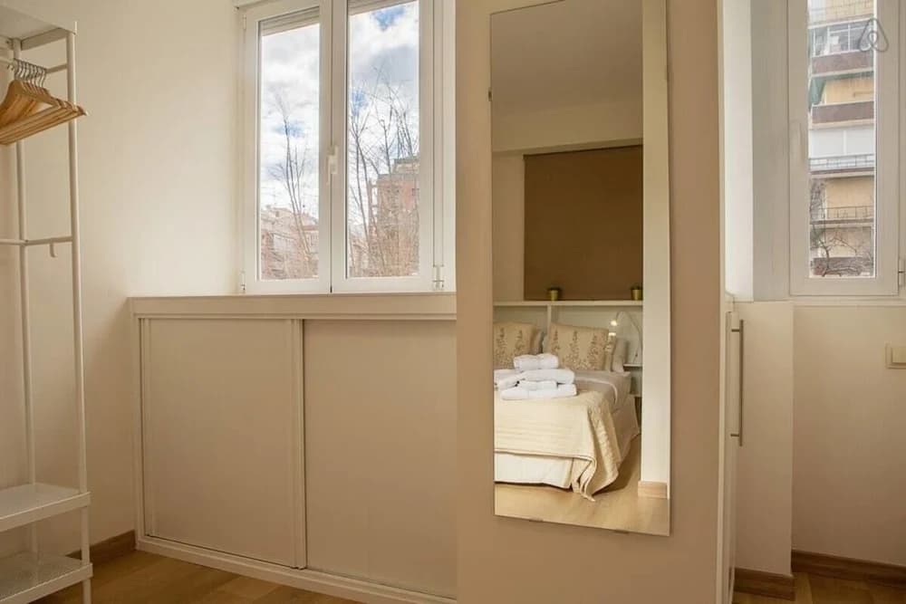 Modern 2 Bed Apt 10min from Las Ventas - photo 6