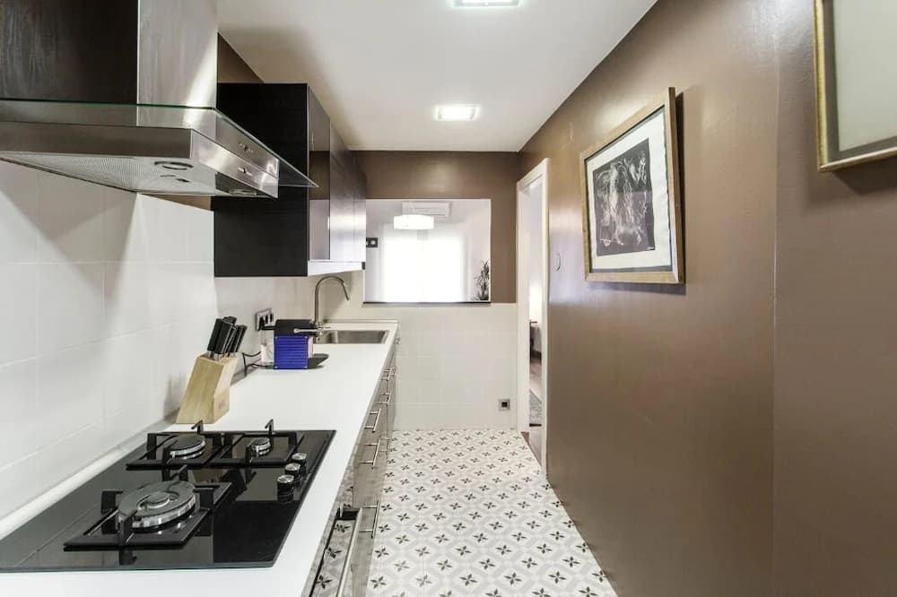Centric Apartment Fira - photo 14