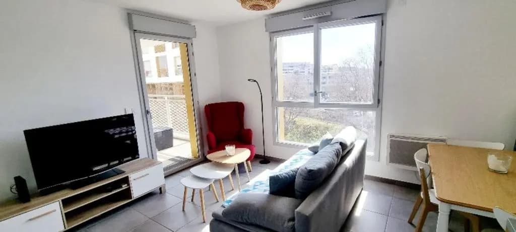 Nice 40m With Wifi Balcon Near The City - photo 5