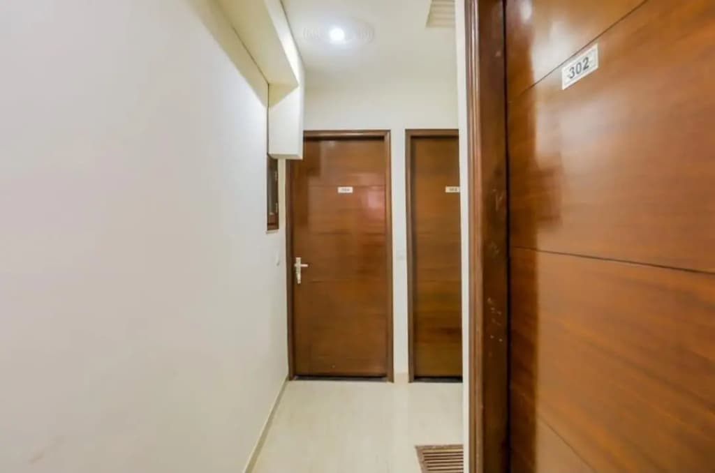 Airport Hotel Icon - photo 10