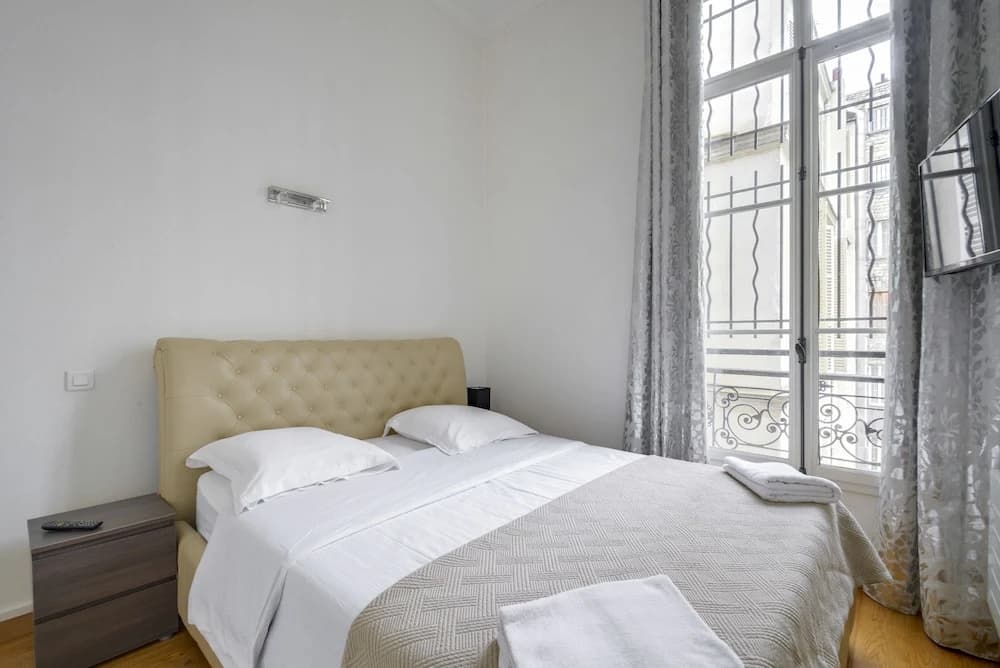 Champs Elysées - Lincoln, 140m2 Suites in Paris - photo 3