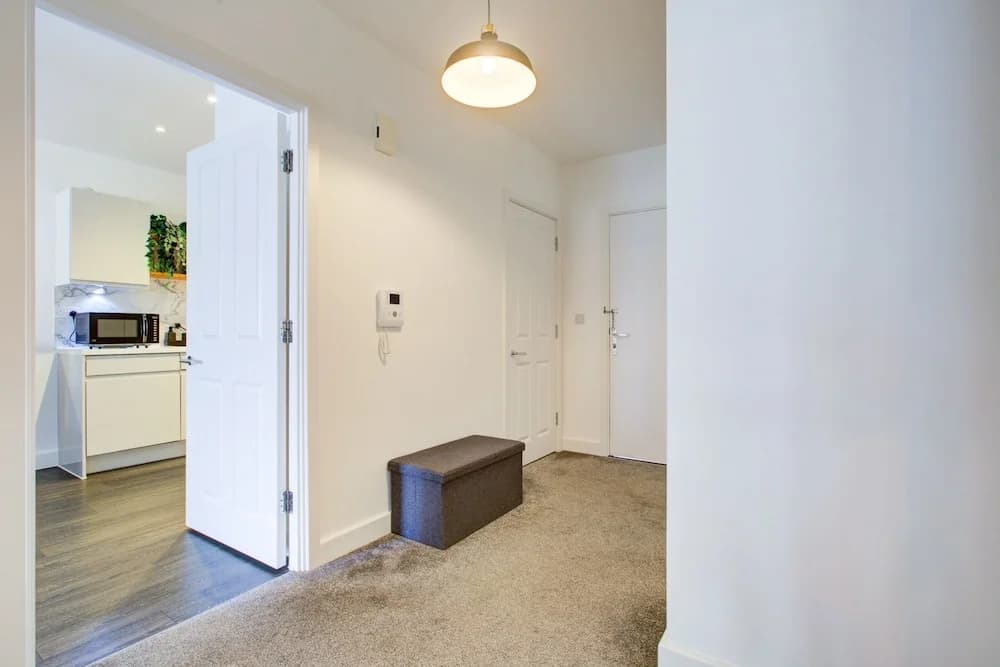 Modern Greenwich Flat With Parking - photo 11