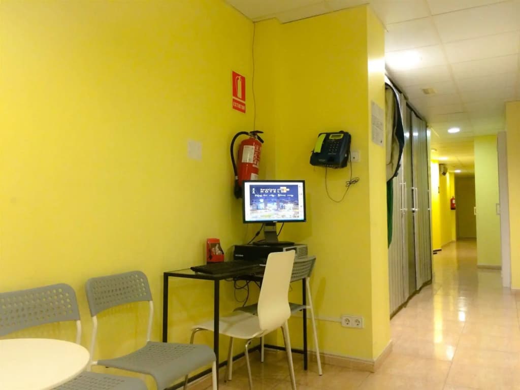 Barcelona City North Hostal - photo 15