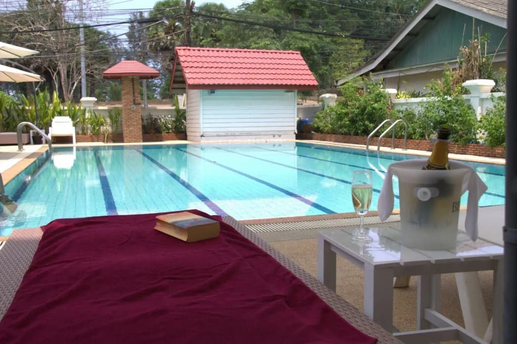 Surin Sweet Hotel - photo 16