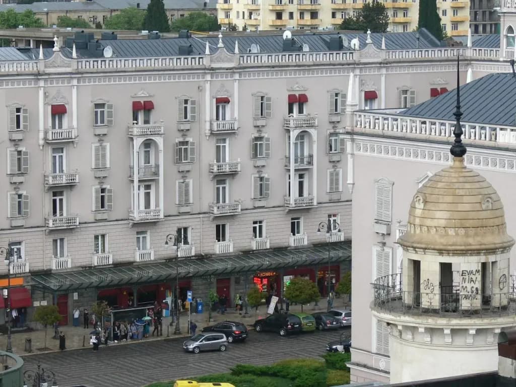 Flat in Tbilisi - photo 1