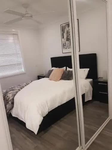 Edwin Place Apartment - photo 1