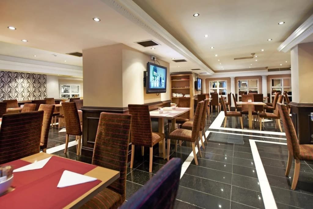 Royal Eagle Hotel - photo 10