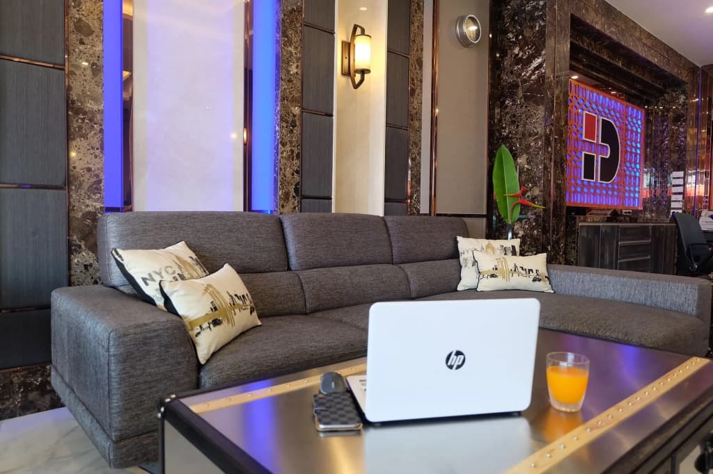 Hotel DSure Patong - photo 4