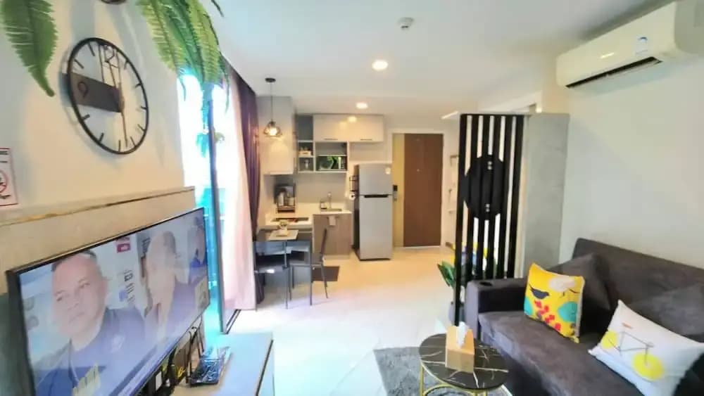 Room-a301- 1 Bedroom Corner Condo Forest - photo 12
