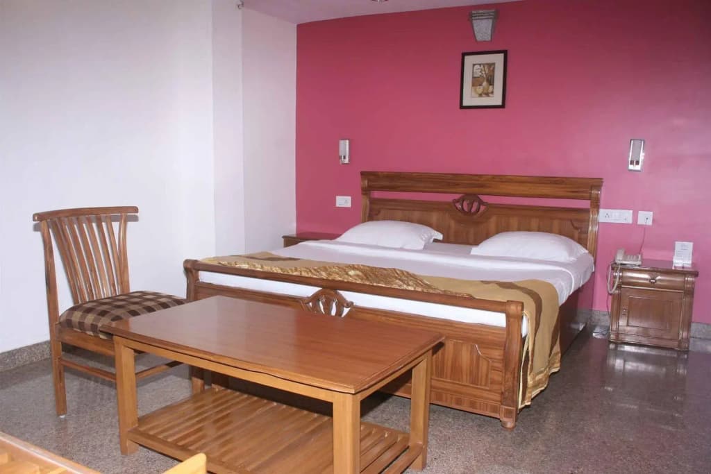 Tavern Business Hotel - photo 3