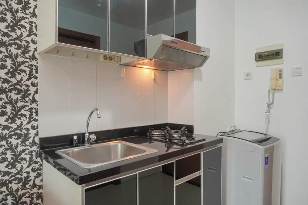Nice And Comfort 1Br Apartment At Woodland Park Residence - photo 11