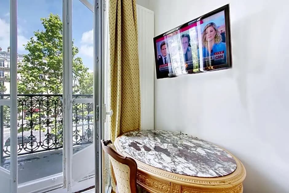 Suite junior avec balcon et vue sur Arc de Triomphe - main photo