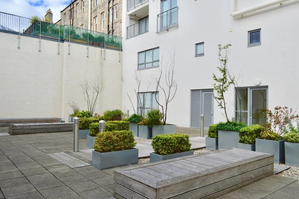 Bright Centrally Located Apartment - main photo