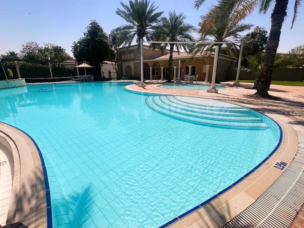 Artsy 4BR DIP Villa w Community Pool Gym - photo 17