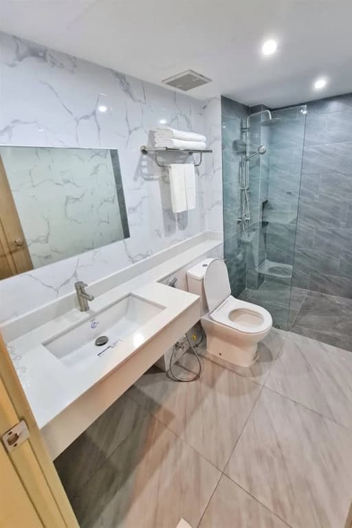 Thana Wisut Hotel - photo 8
