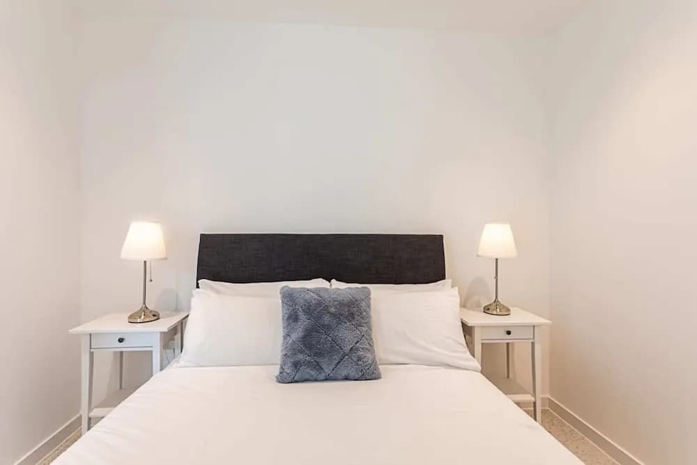 Whitechapel Modern Studio Flat - photo 2