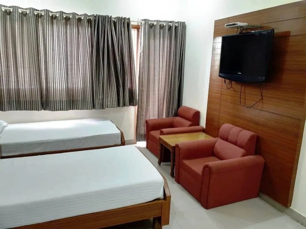Hotel Ganga Azure - photo 3
