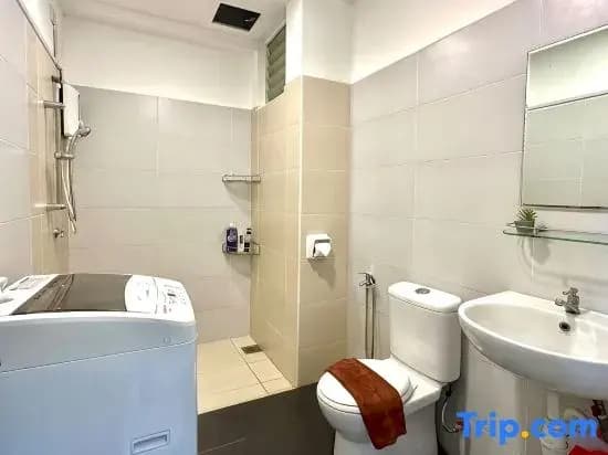 Akademik Suite@ Mount Austin | Studio - photo 8